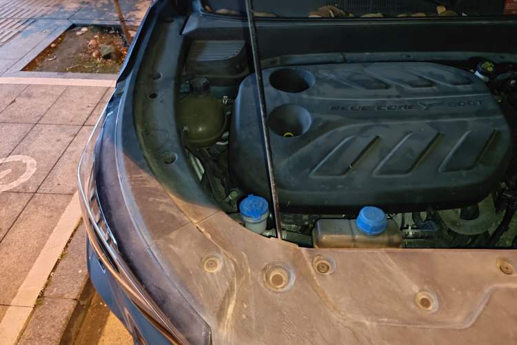 Used CHANGAN OSHAN X5 PLUS 2023 1.5T DCT Pioneer Edition Engine Bay Right