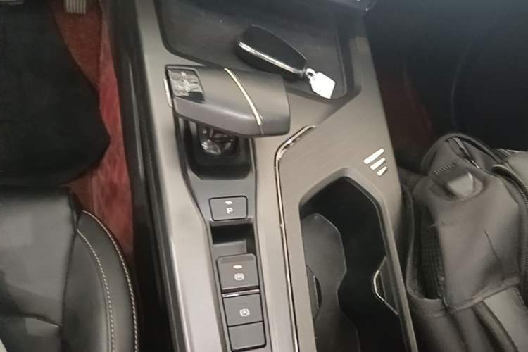 Used CHANGAN OSHAN X5 PLUS 2023 1.5T DCT Excellence Edition Gear Lever