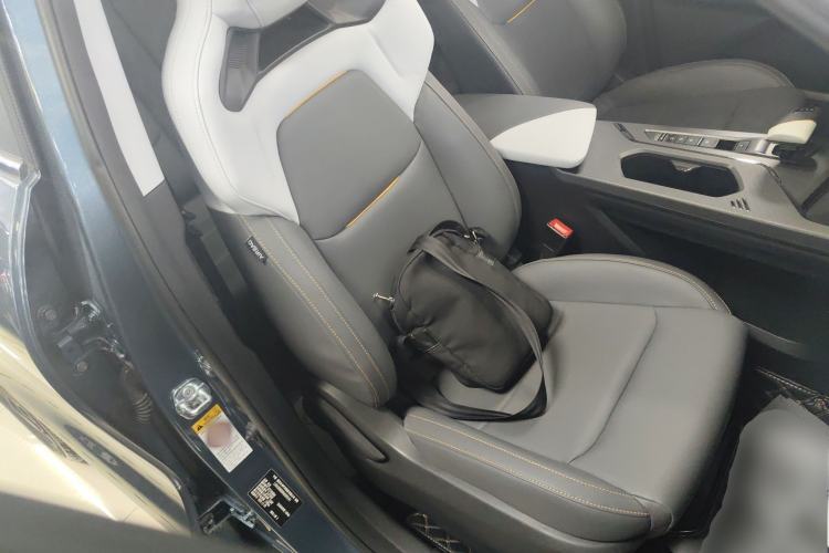 Used CHANGAN OSHAN X5 PLUS 2023 1.5T DCT Smart & Fun AI Edition Right Front Seat