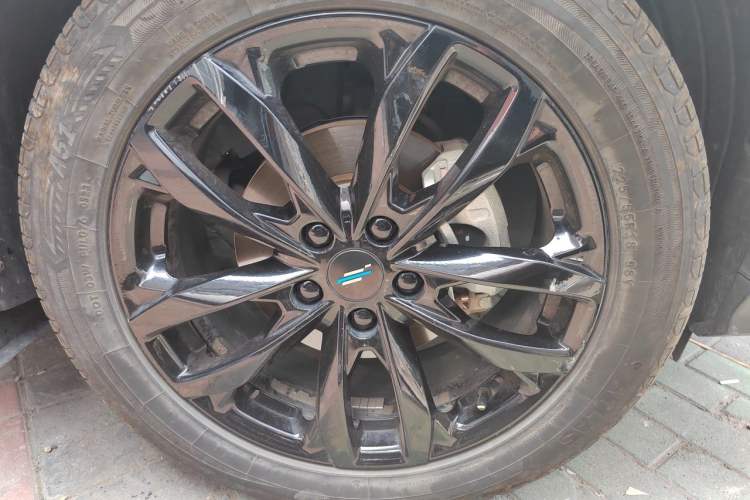 Used CHANGAN OSHAN X5 PLUS 2023 Revised Version 1.5T DCT Navigation Edition Right Front Wheel Hub