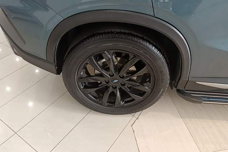 Used CHANGAN OSHAN X5 PLUS 2023 1.5T DCT Excellence Edition Right Rear Wheel Hub