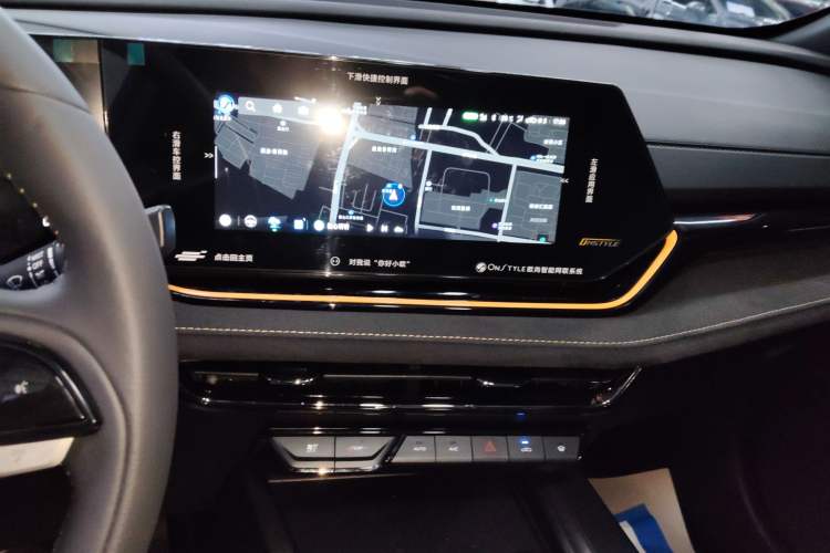 Used CHANGAN OSHAN X5 PLUS 2023 Revised 1.5T DCT Pioneer Edition Audio And AC Panel