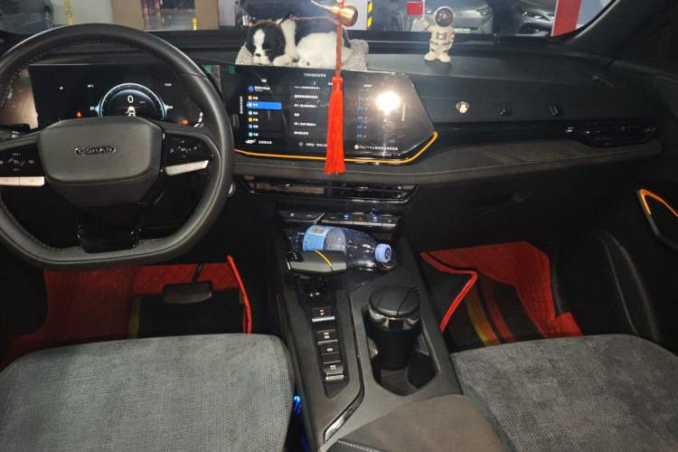 Used CHANGAN OSHAN X5 PLUS 2023 Revised 1.5T DCT Excellence Edition Center Console
