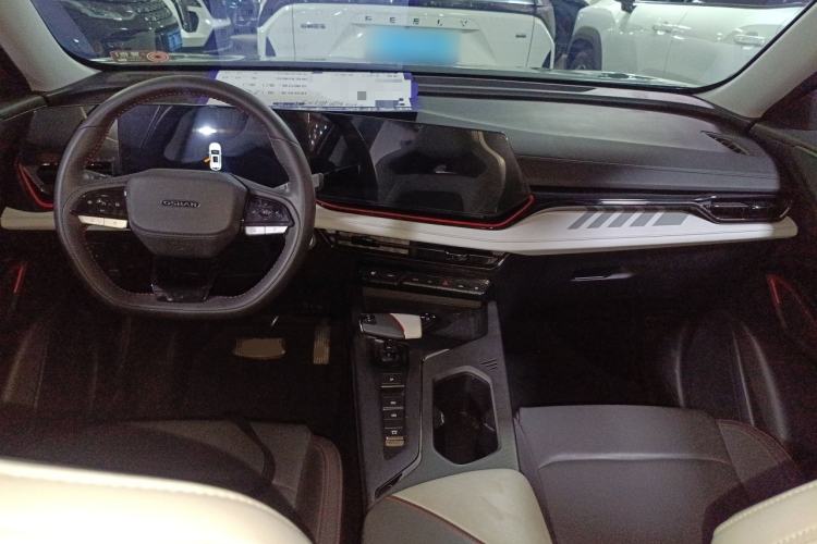 Used CHANGAN OSHAN X5 PLUS 2023 Revised Version 1.5T DCT Navigation Edition Center Console