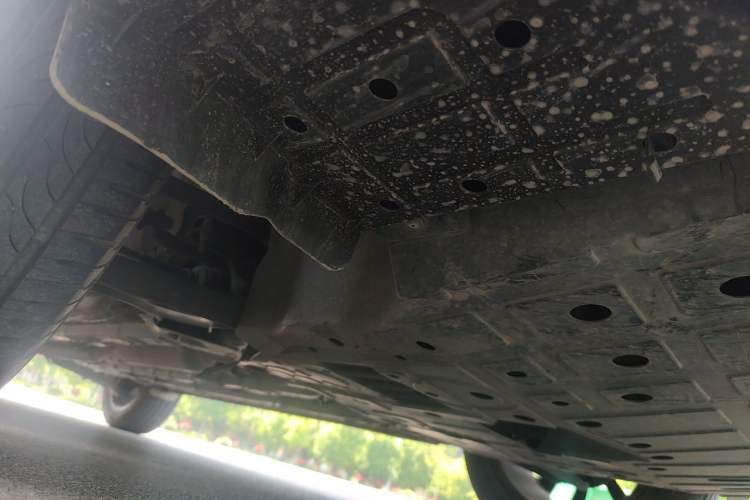Used CHANGAN OSHAN X5 PLUS 2023 Revised 1.5T DCT Pioneer Edition Chassis Front Right
