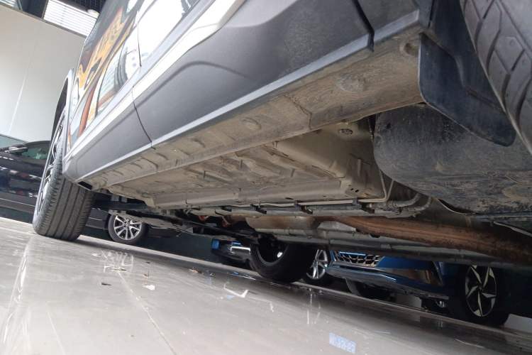 Used CHANGAN OSHAN X5 PLUS 2023 Revised 1.5T DCT Excellence Edition Chassis Rear Left