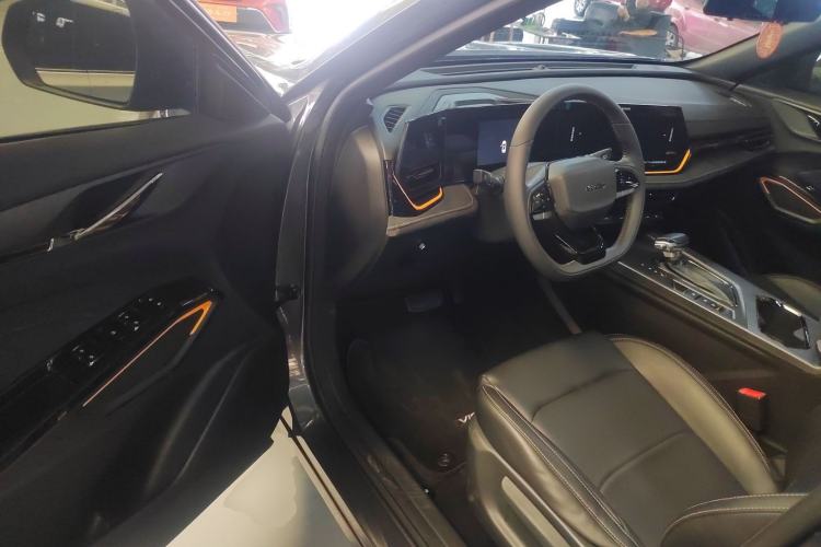 Used CHANGAN OSHAN X5 PLUS 2023 Revised 1.5T DCT Pioneer Edition Driver Seat