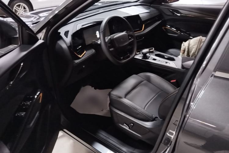Used CHANGAN OSHAN X5 PLUS 2023 1.5T DCT Smart & Fun AI Edition Driver Seat