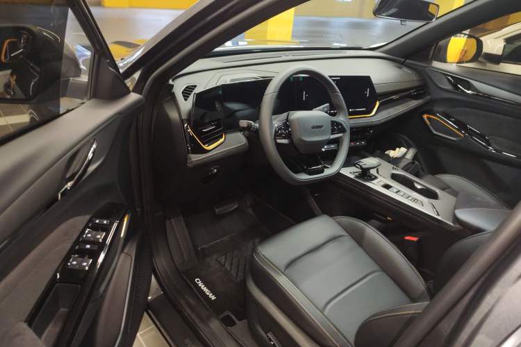 Used CHANGAN OSHAN X5 PLUS 2023 Revised 1.5T DCT Excellence Edition Driver Seat