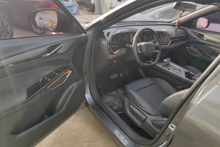 Used CHANGAN OSHAN X5 PLUS 2023 Revised 1.5T DCT Pioneer Edition Driver Seat