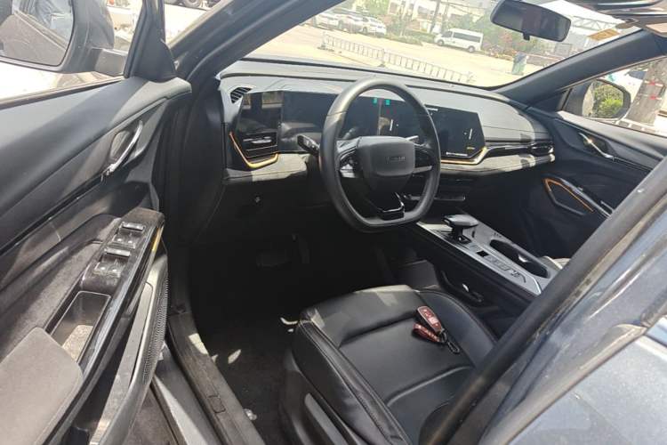 Used CHANGAN OSHAN X5 PLUS 2023 1.5T DCT Pioneer Edition Dynamic Version Driver Seat