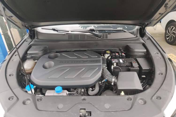 Used CHANGAN OSHAN X5 PLUS 2023 Revised 1.5T DCT Pioneer Edition Engine Bay