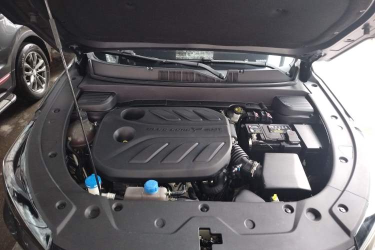 Used CHANGAN OSHAN X5 PLUS 2023 1.5T DCT Excellence Edition Engine Bay