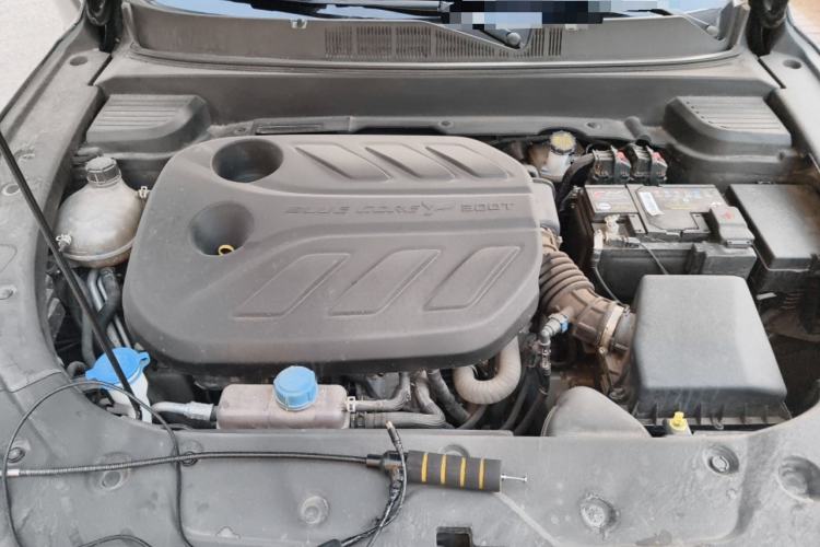 Used CHANGAN OSHAN X5 PLUS 2023 Revised Version 1.5T DCT Navigation Edition Engine Bay
