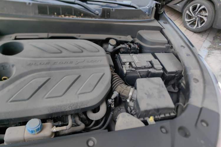 Used CHANGAN OSHAN X5 PLUS 2023 Revised Version 1.5T DCT Navigation Edition Engine Bay Left