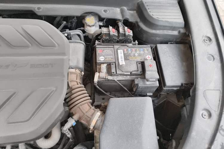 Used CHANGAN OSHAN X5 PLUS 2023 Revised Version 1.5T DCT Navigation Edition Engine Bay Left