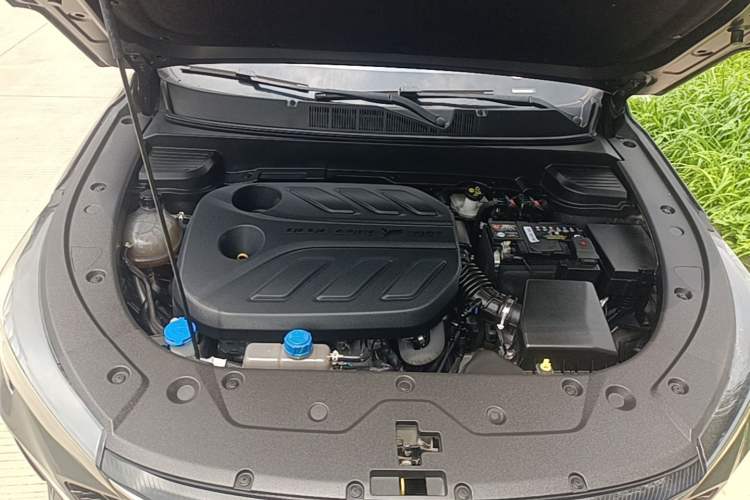 Used CHANGAN OSHAN X5 PLUS 2023 Revised 1.5T DCT Pioneer Edition Engine Bay