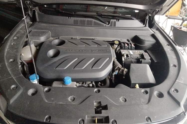 Used CHANGAN OSHAN X5 PLUS 2023 Revised 1.5T DCT Excellence Edition Engine Bay