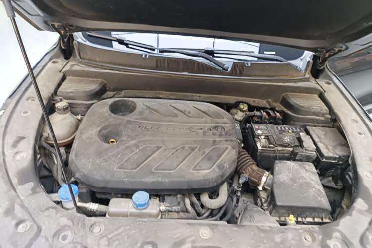Used CHANGAN OSHAN X5 PLUS 2023 1.5T DCT Excellence Edition Engine Bay