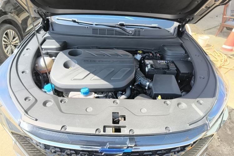 Used CHANGAN OSHAN X5 PLUS 2023 Revised 1.5T DCT Excellence Edition Engine Bay