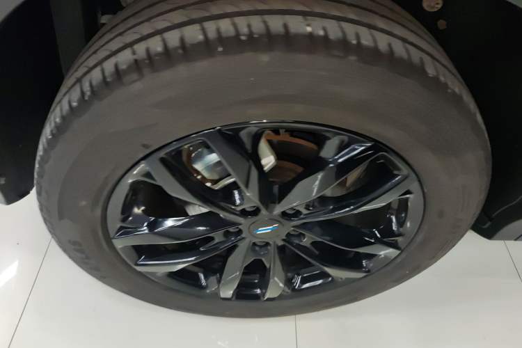 Used CHANGAN OSHAN X5 PLUS 2023 Revised 1.5T DCT Pioneer Edition Exterior 2