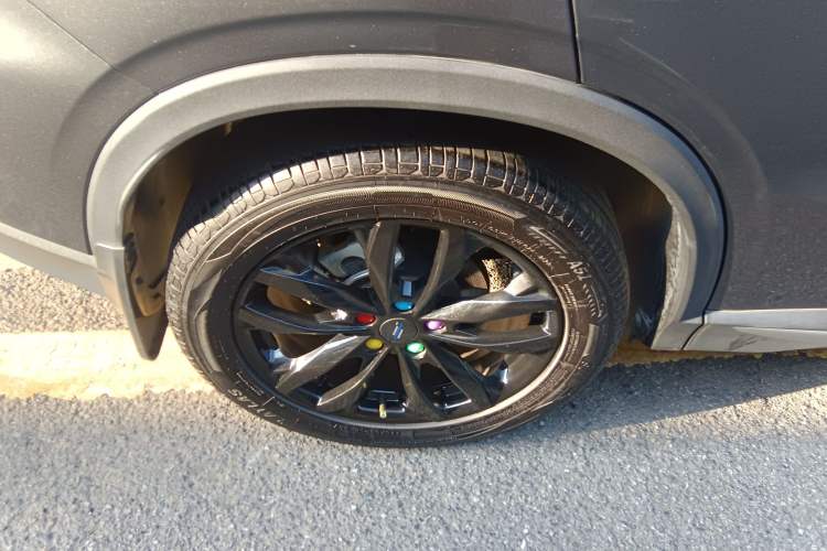 Used CHANGAN OSHAN X5 PLUS 2023 Revised 1.5T DCT Pioneer Edition Exterior 4