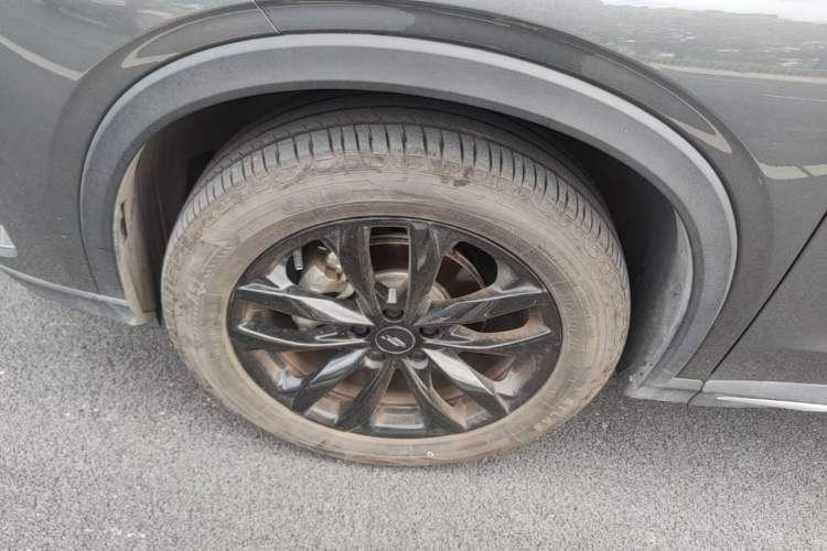 Used CHANGAN OSHAN X5 PLUS 2023 Revised 1.5T DCT Pioneer Edition Exterior 4