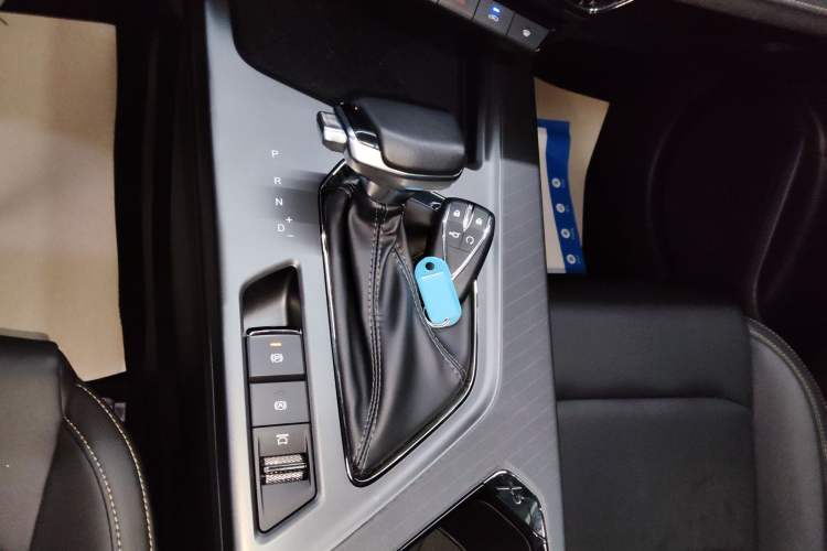 Used CHANGAN OSHAN X5 PLUS 2023 Revised 1.5T DCT Pioneer Edition Gear Lever
