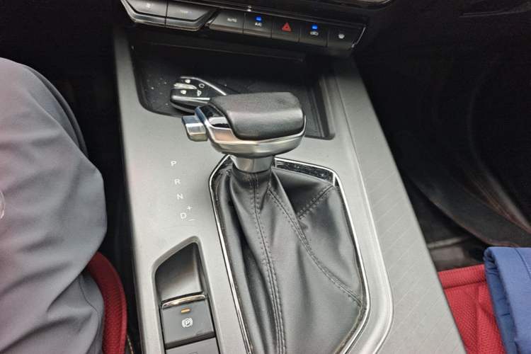 Used CHANGAN OSHAN X5 PLUS 2023 Revised 1.5T DCT Pioneer Edition Gear Lever