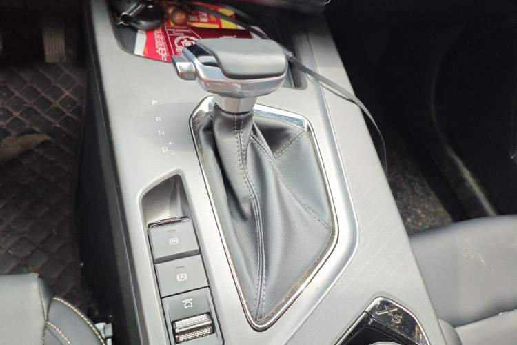 Used CHANGAN OSHAN X5 PLUS 2023 1.5T DCT Pioneer Edition Gear Lever