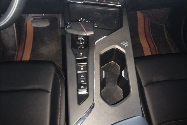 Used CHANGAN OSHAN X5 PLUS 2023 Revised Version 1.5T DCT Navigation Edition Gear Lever