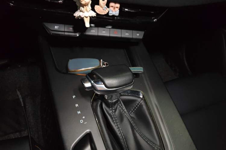 Used CHANGAN OSHAN X5 PLUS 2023 1.5T DCT Pioneer Edition Gear Lever