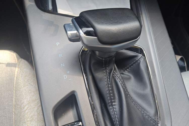 Used CHANGAN OSHAN X5 PLUS 2023 Revised 1.5T DCT Pioneer Edition Gear Lever
