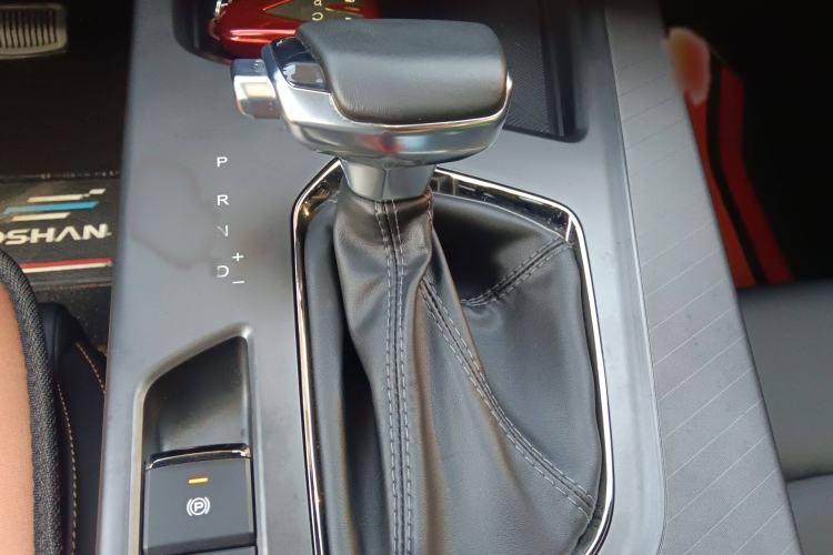 Used CHANGAN OSHAN X5 PLUS 2023 Revised 1.5T DCT Pioneer Edition Gear Lever