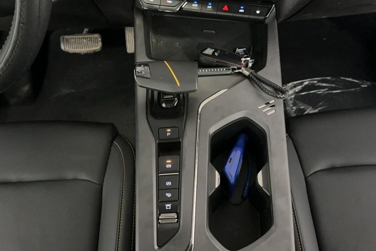 Used CHANGAN OSHAN X5 PLUS 2023 1.5T DCT Smart & Fun AI Edition Gear Lever
