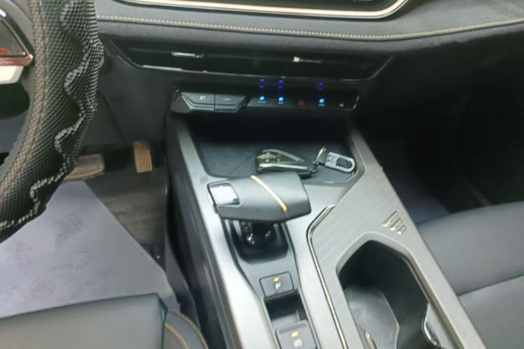 Used CHANGAN OSHAN X5 PLUS 2023 1.5T DCT Excellence Edition Gear Lever
