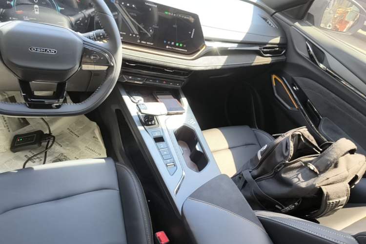 Used CHANGAN OSHAN X5 PLUS 2023 Revised 1.5T DCT Excellence Edition Gear Lever