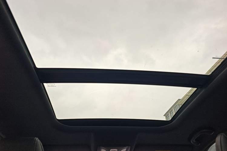 Used CHANGAN OSHAN X5 PLUS 2023 Revised 1.5T DCT Pioneer Edition Headliner