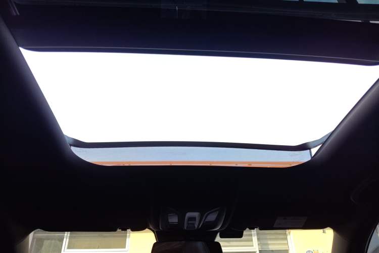 Used CHANGAN OSHAN X5 PLUS 2023 Revised Version 1.5T DCT Navigation Edition Headliner