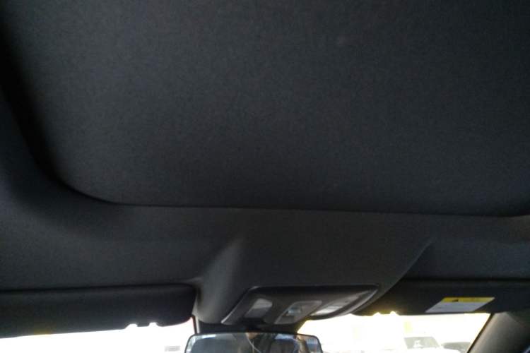 Used CHANGAN OSHAN X5 PLUS 2023 Revised Version 1.5T DCT Navigation Edition Headliner