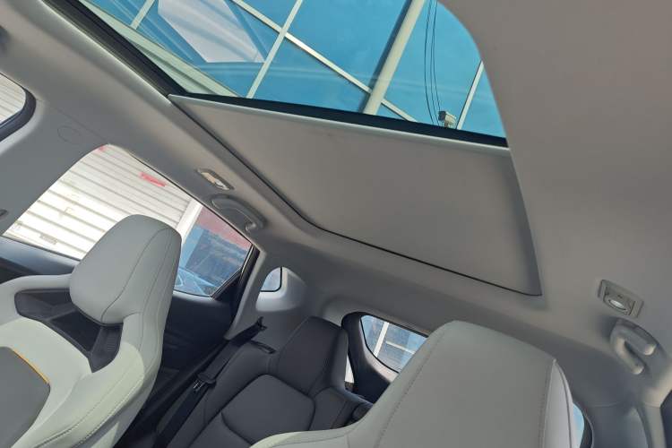 Used CHANGAN OSHAN X5 PLUS 2023 1.5T DCT Smart & Fun AI Edition Headliner