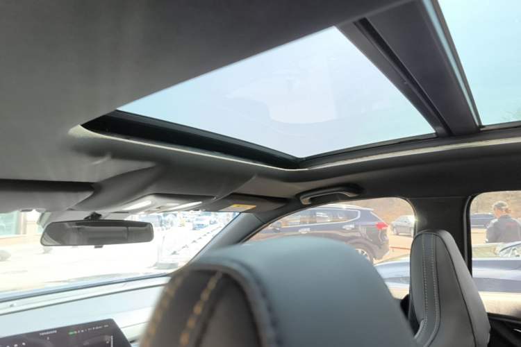 Used CHANGAN OSHAN X5 PLUS 2023 Revised 1.5T DCT Excellence Edition Headliner