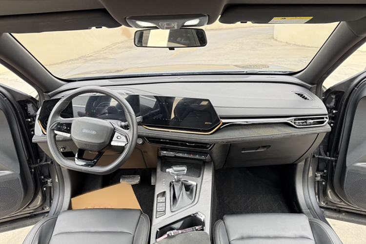 Used CHANGAN OSHAN X5 PLUS 2023 Revised 1.5T DCT Pioneer Edition Interior 1