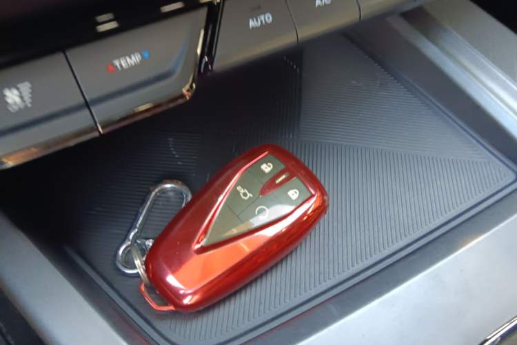 Used CHANGAN OSHAN X5 PLUS 2023 Revised 1.5T DCT Pioneer Edition Interior 1