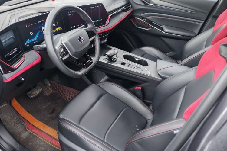 Used CHANGAN OSHAN X5 PLUS 2023 Revised Version 1.5T DCT Navigation Edition Interior 2