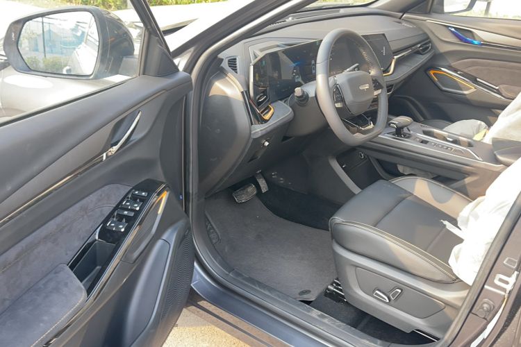 Used CHANGAN OSHAN X5 PLUS 2023 1.5T DCT Smart & Fun AI Edition Interior 2