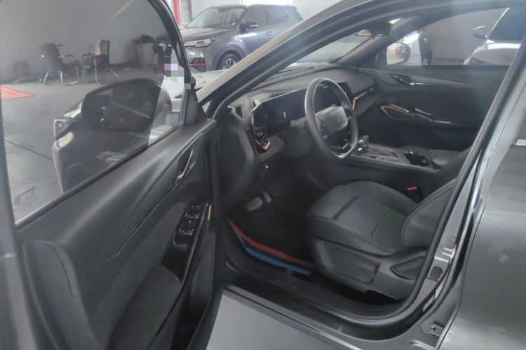 Used CHANGAN OSHAN X5 PLUS 2023 Revised 1.5T DCT Pioneer Edition Interior 2