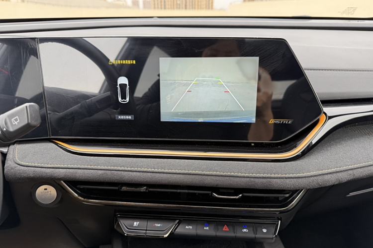 Used CHANGAN OSHAN X5 PLUS 2023 Revised 1.5T DCT Pioneer Edition Interior 3
