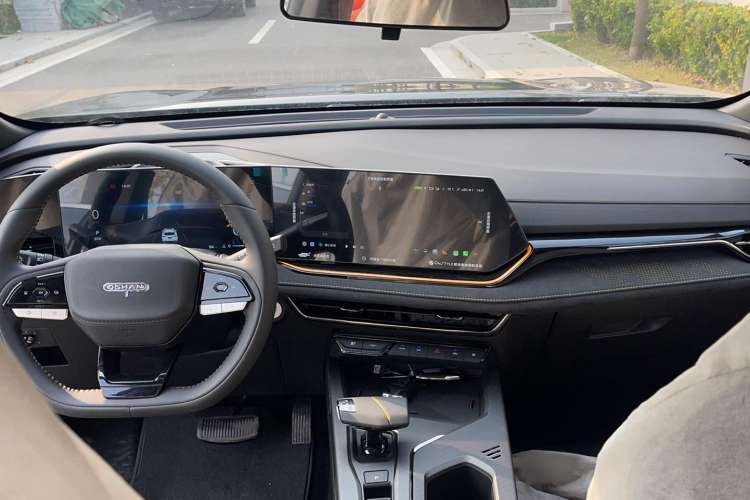 Used CHANGAN OSHAN X5 PLUS 2023 1.5T DCT Smart & Fun AI Edition Interior 3