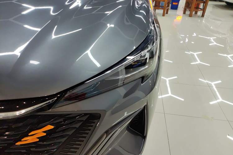 Used CHANGAN OSHAN X5 PLUS 2023 Revised 1.5T DCT Pioneer Edition Left Front Headlight
